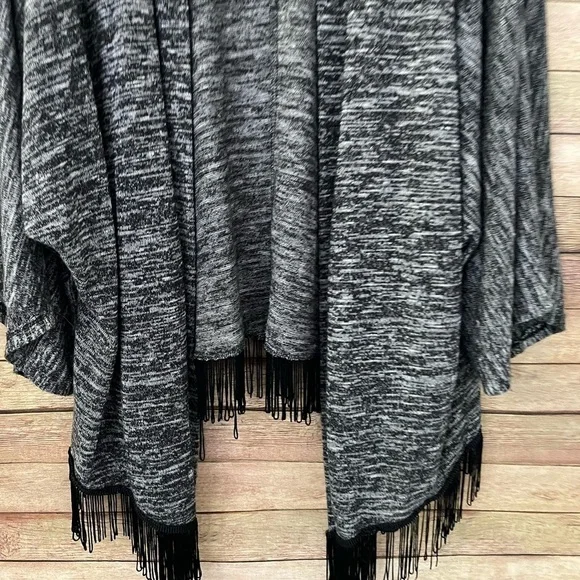 French Laundry Women’s Black And Gray Fringe Cardigan Sweater Plus Size: 1X - Picture 2 of 10